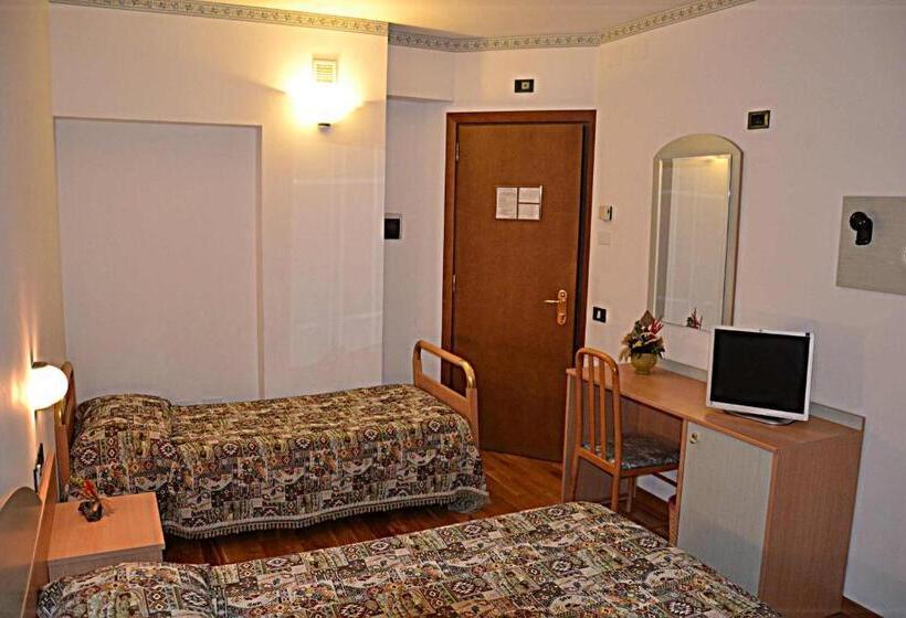 Семейный Номер, Albergo Due Monti
