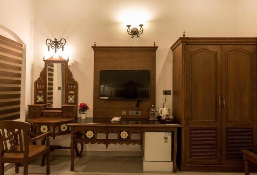Люкс, Villa De 1945