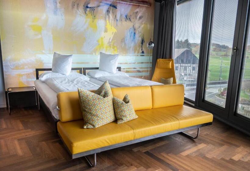 سوییت جونیور, Hirschen Oberkirch   Design Boutique