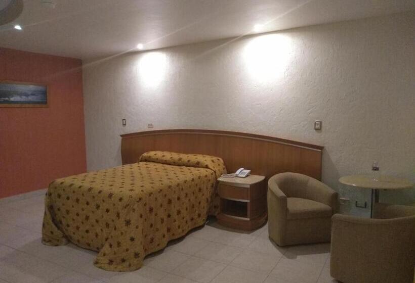 スタンダードルーム, Jiménez Plaza