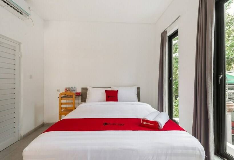 Номер Стандарт, Reddoorz Near Kaza Mall Surabaya