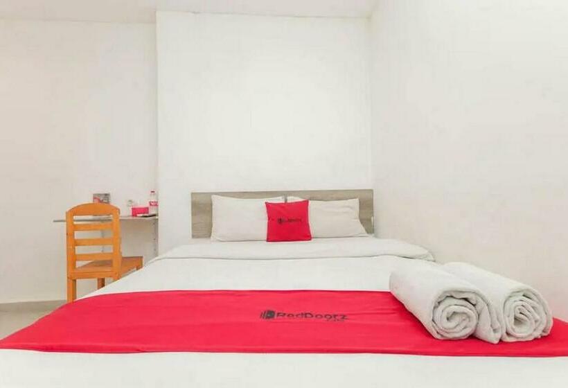 Номер Стандарт, Reddoorz Near Kaza Mall Surabaya