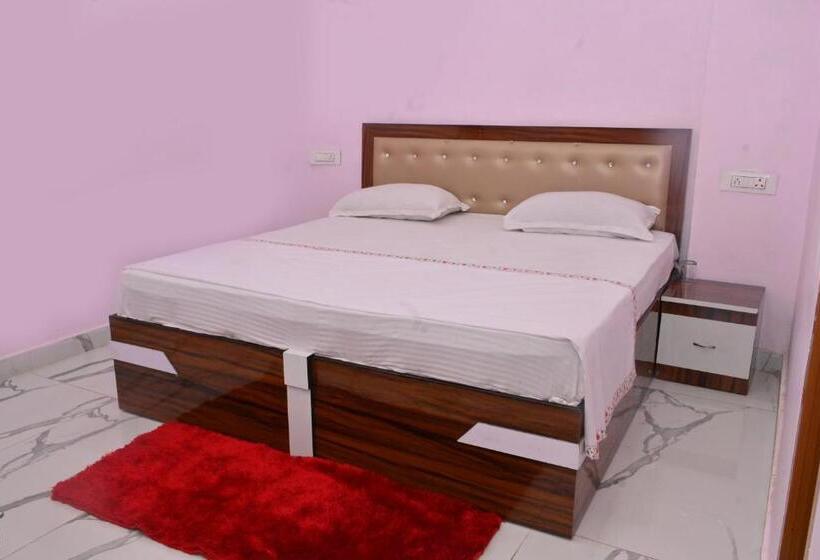 Номер Стандарт, Corridor Inn