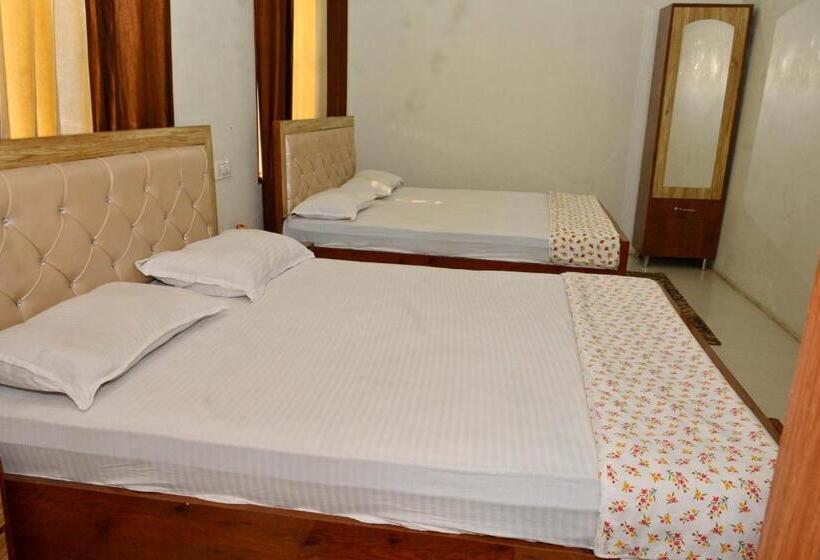 Номер Стандарт, Corridor Inn