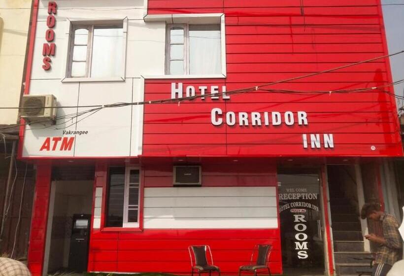 Номер Стандарт, Corridor Inn