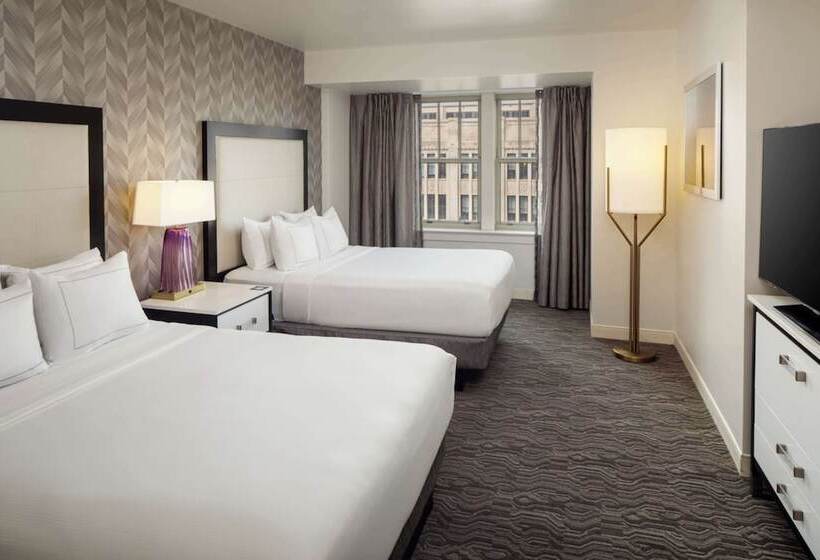سوئیت برای معلولان, Doubletree Suites By Hilton Hotel Detroit Downtown   Fort Shelby