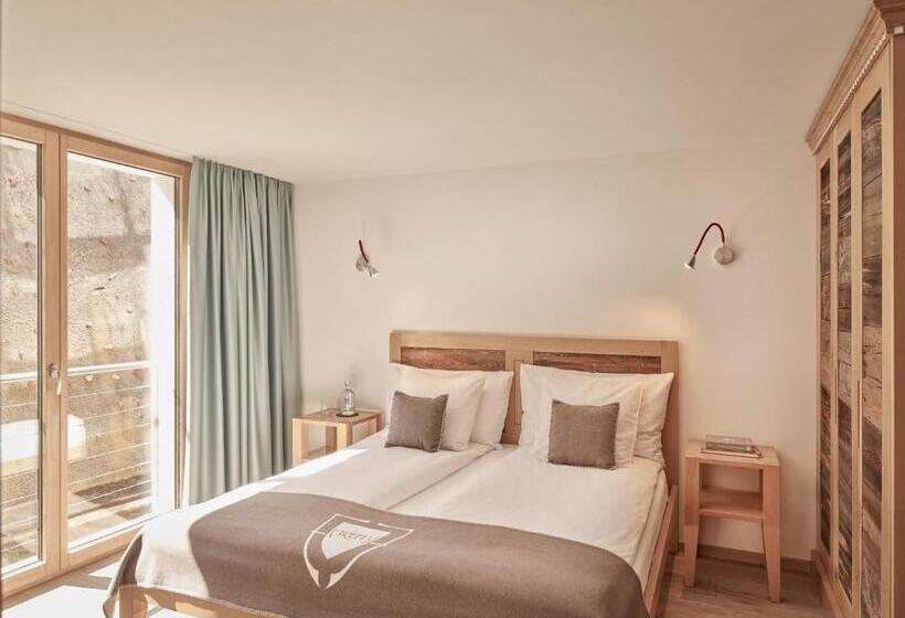 Люкс, Firefly Luxury Suites