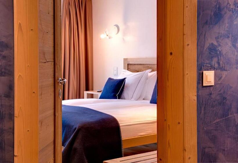 Люкс Повышенной Комфортности, Firefly Luxury Suites