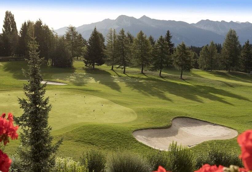 سوئیت جونیور با چشم‌انداز کوهستان, Guarda Golf Hotel & Residences