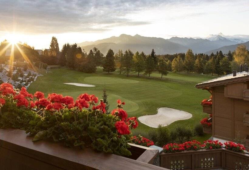 سوئیت لوکس با چشم‌انداز کوهستان, Guarda Golf Hotel & Residences