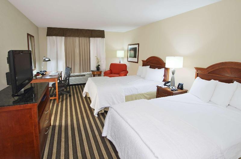 Полулюкс, Hilton Garden Inn Fort Lauderdale Airport Cruise Port