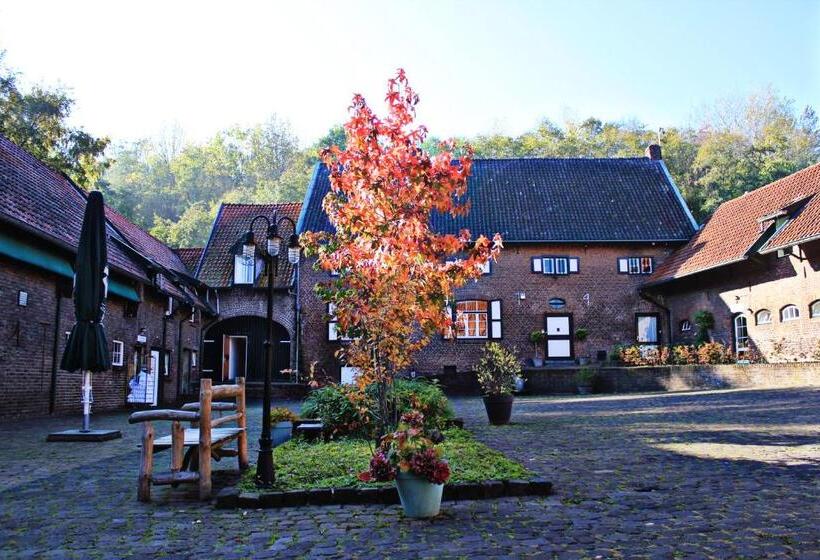 Полулюкс, Landgoed Overste Hof