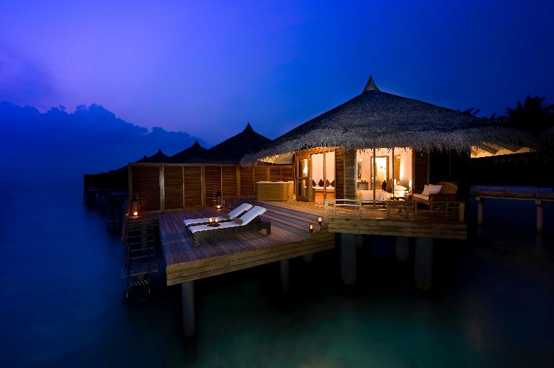 디럭스 룸 킹사이즈 침대, Shanghai Hotel Holland