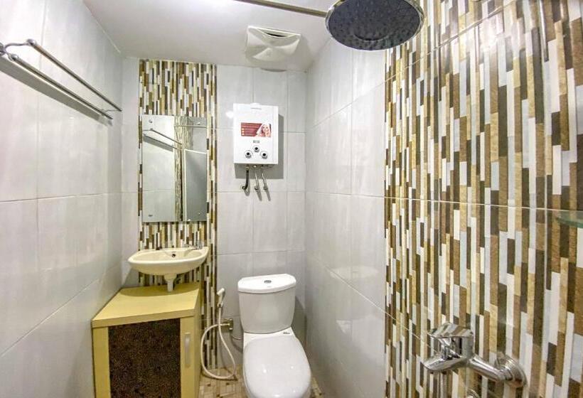 Номер Стандарт, Tini S Guest House Malang Mitra Reddoorz
