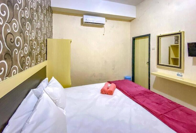 Номер Стандарт, Tini S Guest House Malang Mitra Reddoorz