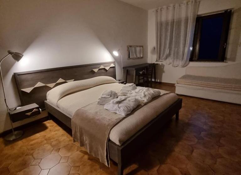 Четырехместный Номер Стандарт, Sa Stiddiosa Guesthouse