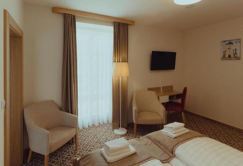 Номер Стандарт, Brigadéros Hotel Brigadír Borsi