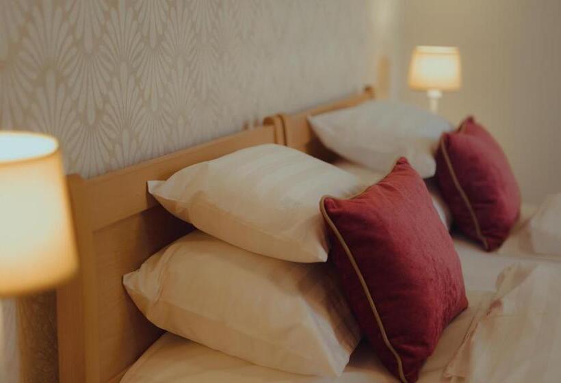 Номер Стандарт, Brigadéros Hotel Brigadír Borsi