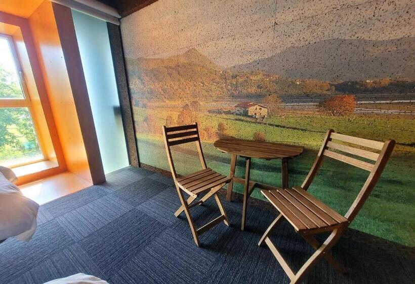 Номер Стандарт, Urdaibai Bird Center