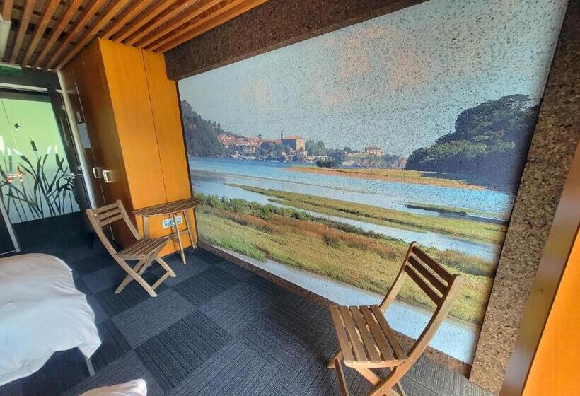 Номер Стандарт, Urdaibai Bird Center
