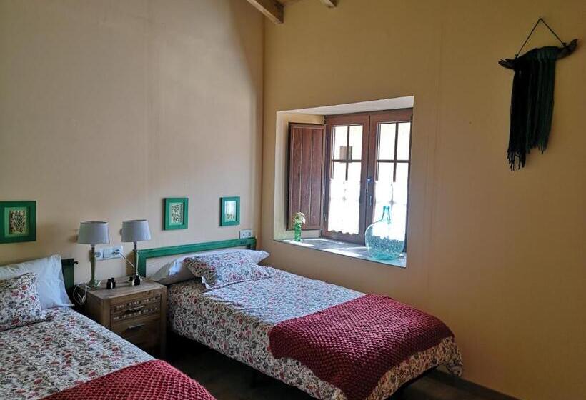 Номер Стандарт, L  Abilleiru Albergue Rural
