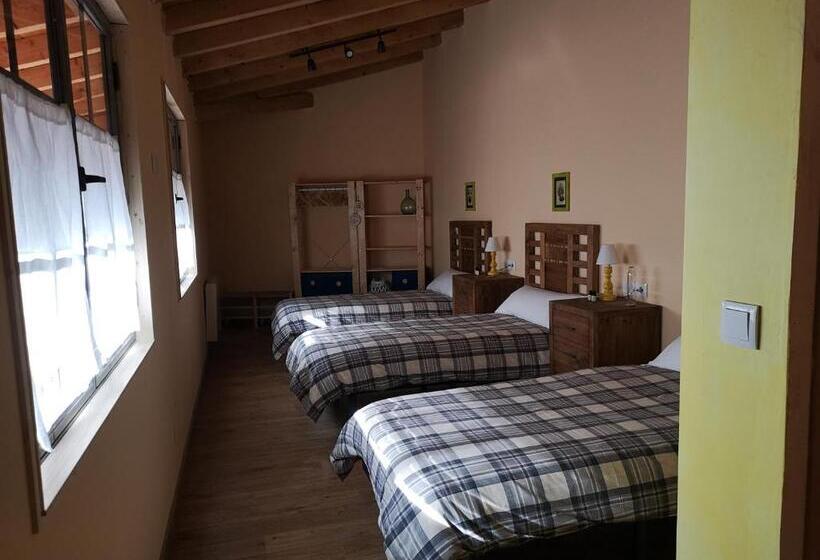 Номер Стандарт Трехместный, L  Abilleiru Albergue Rural
