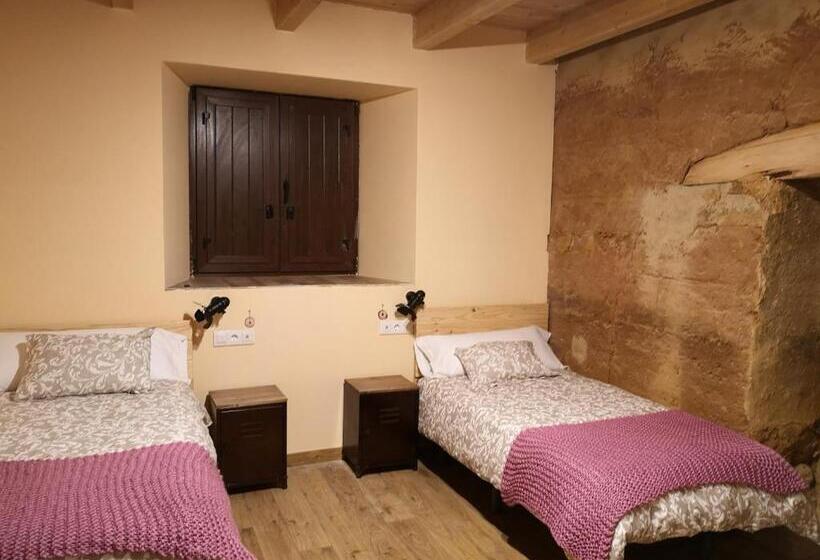 Трехместный Номер Комфорт, L  Abilleiru Albergue Rural