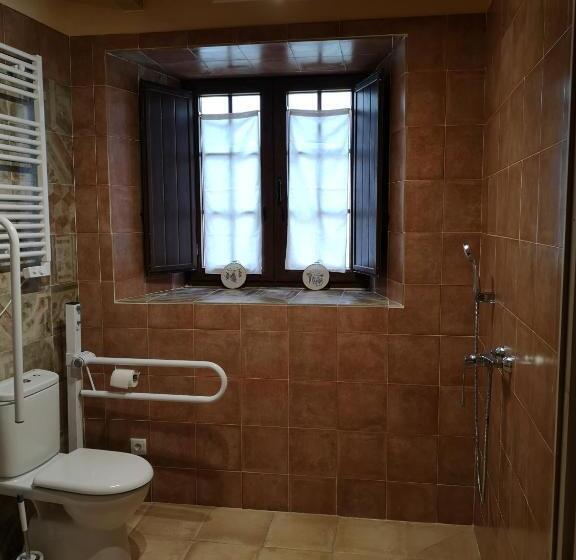 Трехместный Номер Комфорт, L  Abilleiru Albergue Rural