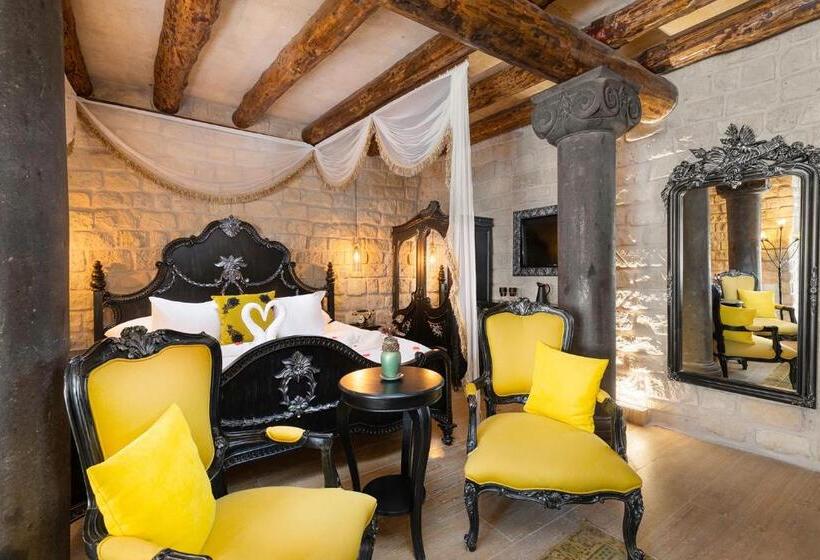 Люкс с Террасой, Elysion Cave Suites