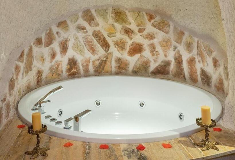 Люкс с гидромассажем, Elysion Cave Suites