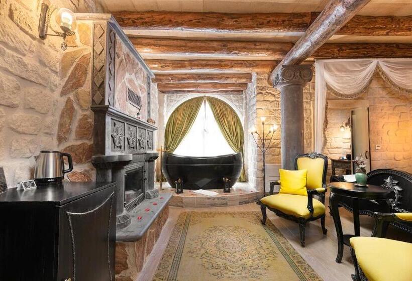Люкс с Террасой, Elysion Cave Suites
