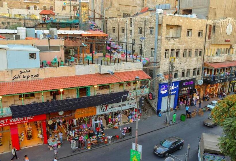 اتاق استاندارد سه نفره, Twins Downtown