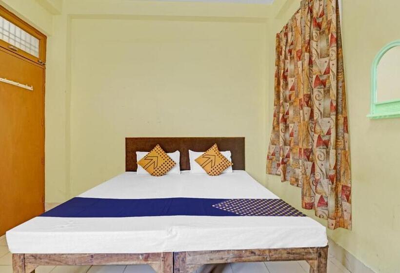 Трехместный Номер Классика, Spot On 82139 Royal Guest House