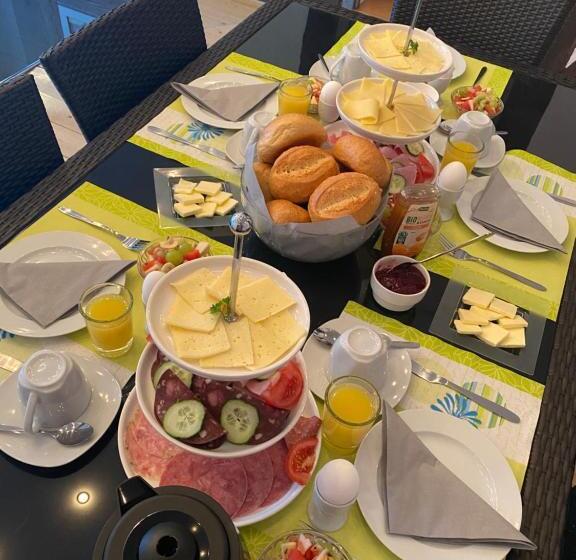 Номер Economy, Passage 84   Hotel & Café
