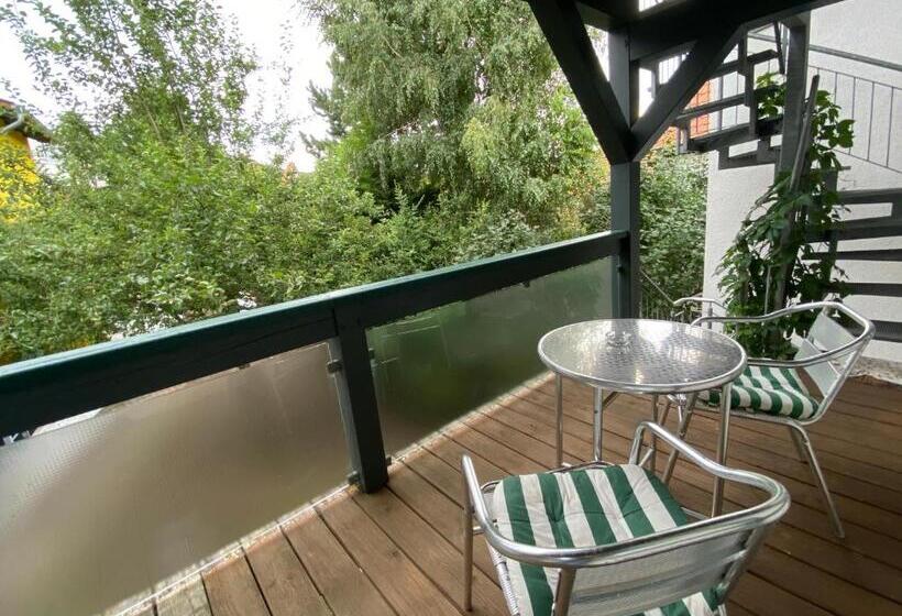 Номер Стандарт Вид на Сад, Passage 84   Hotel & Café