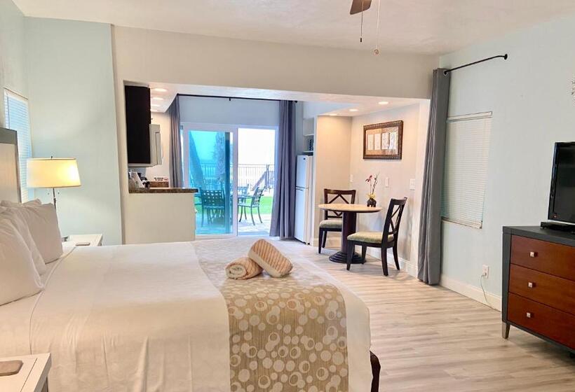 스위트 킹사이즈 침대, Organic Beach Retreat