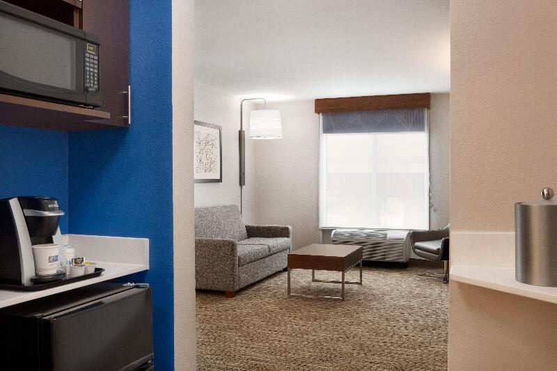 Люкс Кровать Кинг, Holiday Inn Express Hotel & Suites Auburn   University Area, An Ihg