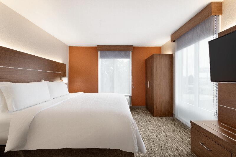 Стандартный Номер Кровать Кинг, Holiday Inn Express Hotel & Suites Auburn   University Area, An Ihg