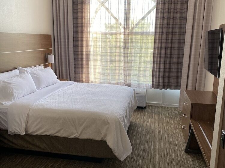 Номер Стандарт, Holiday Inn Express Hotel & Suites Auburn   University Area, An Ihg