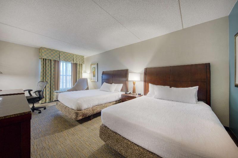 带大床的套房, Hilton Garden Inn Durham Southpoint