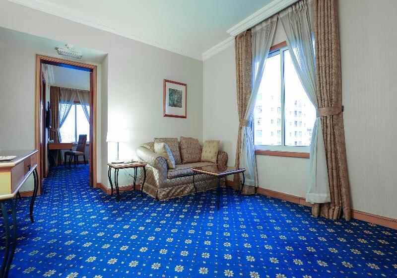 Люкс Кровать Кинг, Holiday Inn Express Hotel & Suites Greensboro East, An Ihg