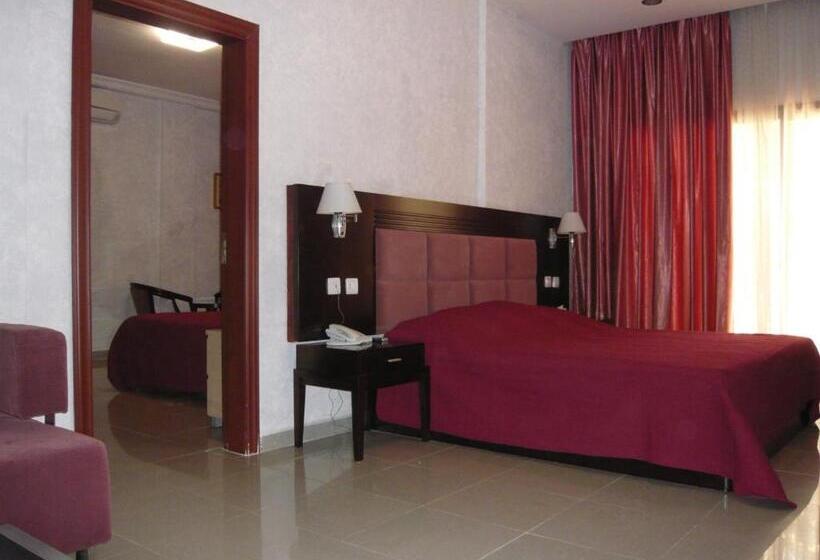 استودیو استاندارد با چشم‌انداز استخر, Le Relais