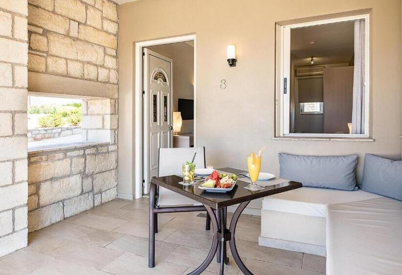 Студия Стандарт, Kavos Hotel & Suites