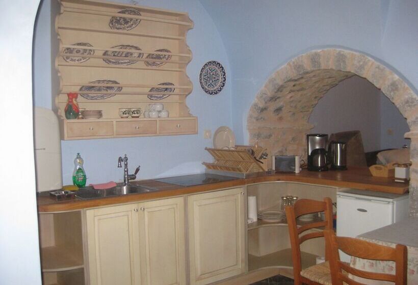 Номер Стандарт Трехместный, Traditional Hotel Ianthe