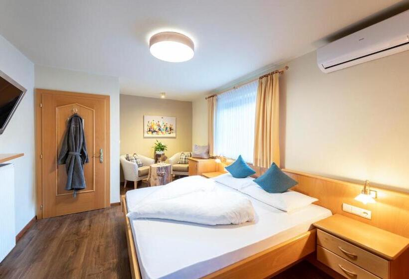 Номер Стандарт с Балконом, Alpenhof Lodge