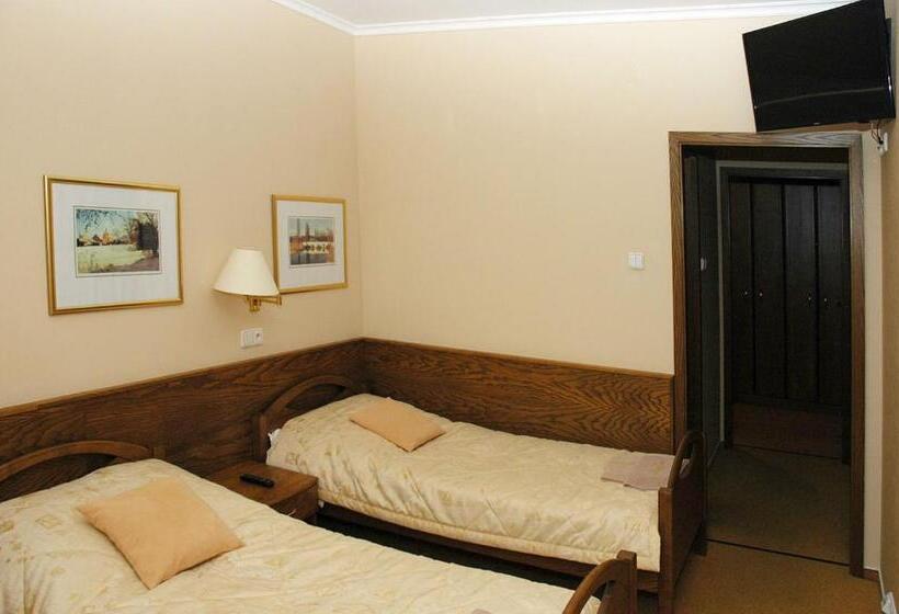 Номер Стандарт Трехместный, Restaurant Modrá Hvězda