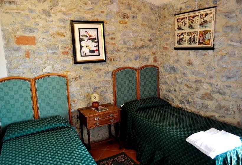 Apartamento 3 Dormitórios, Tenuta Poggetti E Santa Laura