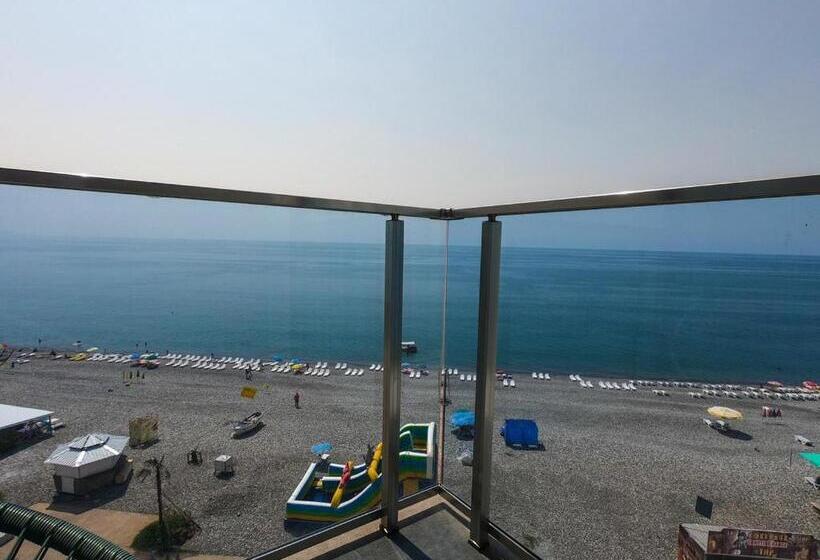 带海景的复工套房, Pano