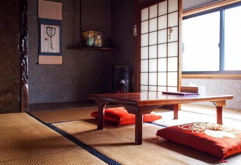 Дом 3 Спальни, Shingu Guest House 奏