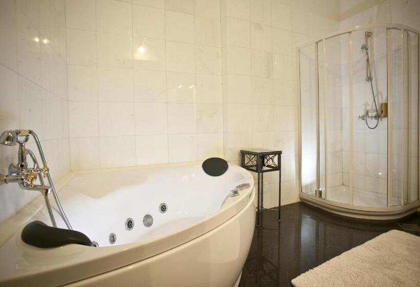 패밀리 아파트, Antiq Palace   Historic Hotels Of Europe